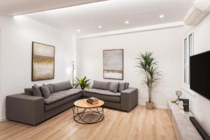 Acropolis Holmes Residence - image 21