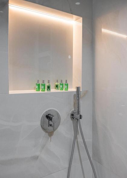 Acropolis Holmes Residence - image 28