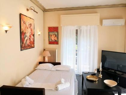 Elegant apartment in Acropolis with roof garden - image 24