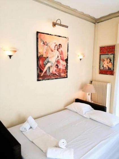 Elegant apartment in Acropolis with roof garden - image 25