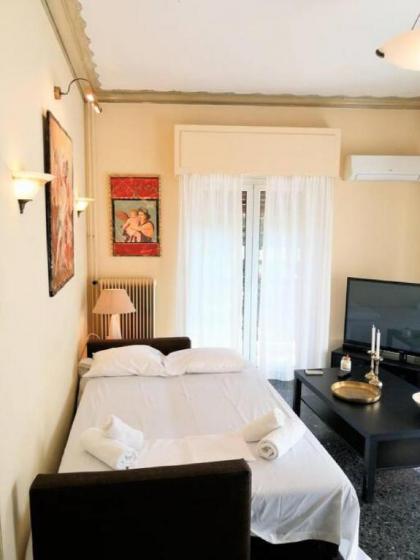 Elegant apartment in Acropolis with roof garden - image 26