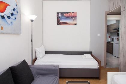 Cozy apartment near Stavros Niarchos Park - image 22