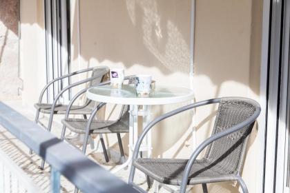 Cozy apartment near Stavros Niarchos Park - image 28