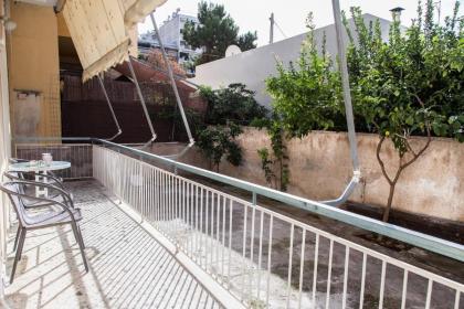 Cozy apartment near Stavros Niarchos Park - image 29
