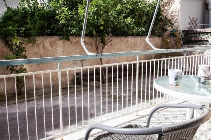 Cozy apartment near Stavros Niarchos Park - image 30