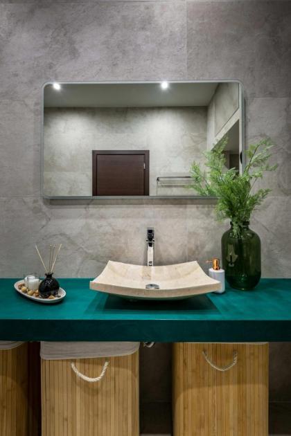 Beautiful Elegant Apartment Next to Monastiraki - image 26