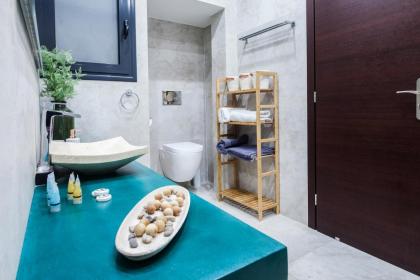 Beautiful Elegant Apartment Next to Monastiraki - image 27