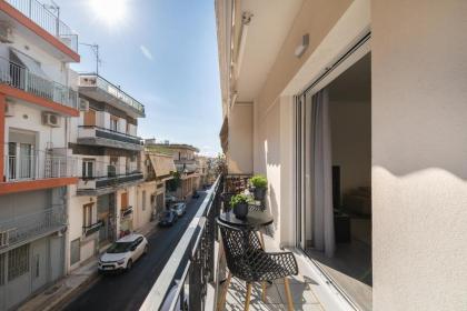 Luxury Apartment Next to Acropolis & Metro - image 21