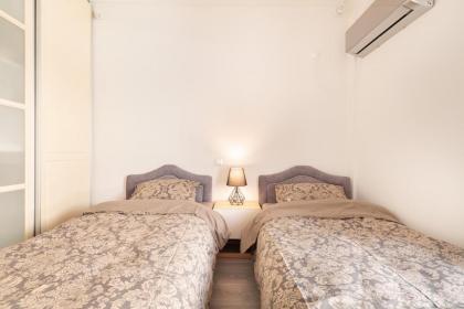 Luxury Apartment Next to Acropolis & Metro - image 22