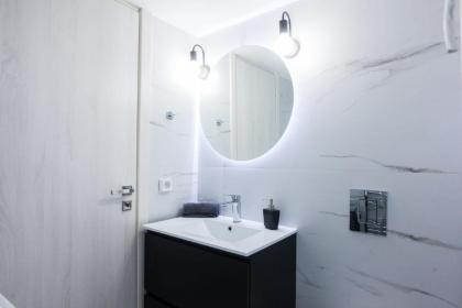 Brand new apt in Zografou - image 28