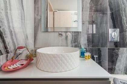 Adorable 2 Bedrooms Apartment in Athens - image 26