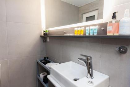 Brand New flat near Lycabettus Hill by Luckeys - image 27