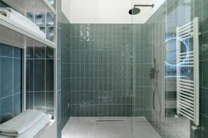 Your 4 bdrm Dream House Acropolis View & Jacuzzi - image 27