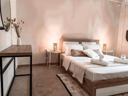 Bohemian Loft in Central Athens - image 21