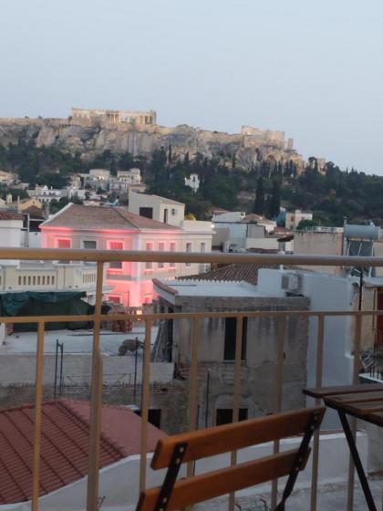 Luxury apartment overlooking the citadel of Tsakas - image 28