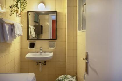 A new happy 2 BDR apartment that has a soul - image 25