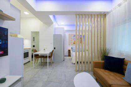 Beautiful studio in central location - image 23