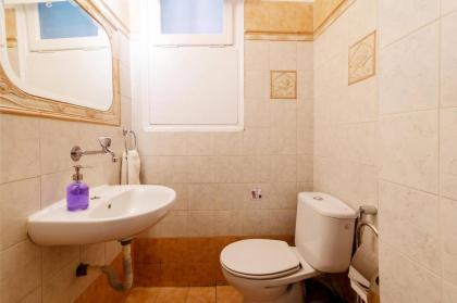 oscar city room - image 21