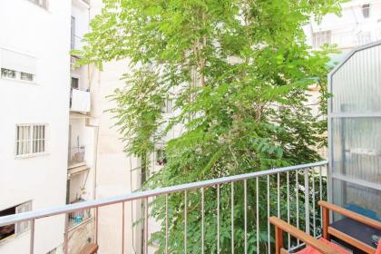 Quiet Central apt in picturesque Pagrati - image 26