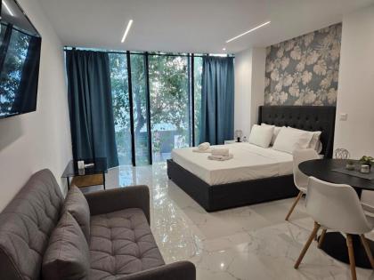 Nikis 20 Suites - image 25