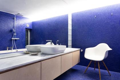 Fashionable apt in prime location! DA12 - image 30