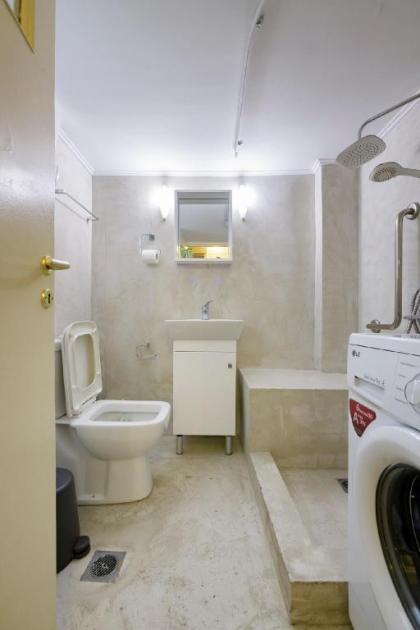 Cosy 2BR flat near Ampelokipoi station & hospitals - image 23