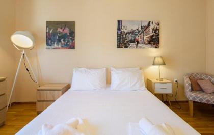 Cosy 2BR flat near Ampelokipoi station & hospitals - image 28