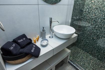 Metaxourgio 2 Bedroom Gem for Urban Explorers - image 29