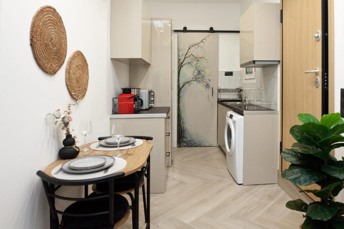 Central Athens Sophisticated Oasis for Urban Explorers - image 3
