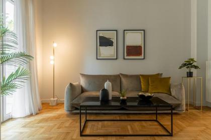 High-end RENOV Apt with an amazing office - image 23