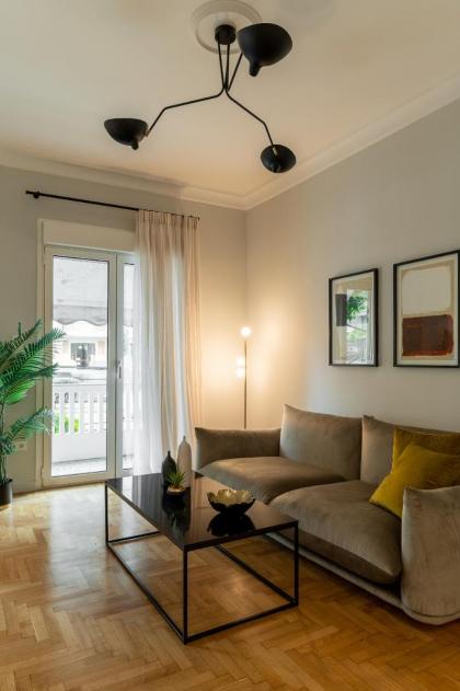 High-end RENOV Apt with an amazing office - image 25