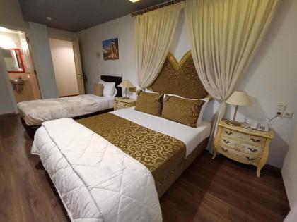 Queens Leriotis Hotel - image 22