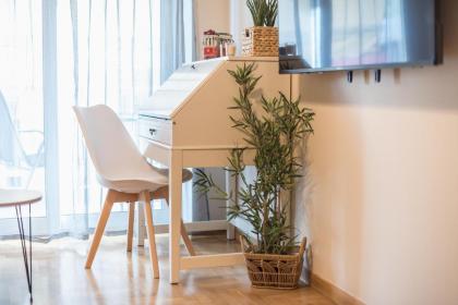 Stylish City Apartment by CloudKeys - image 27