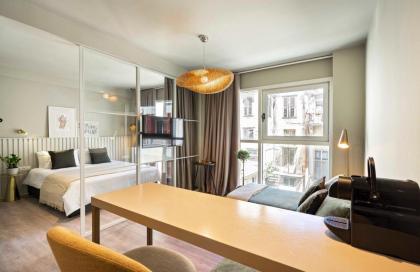 Yalarent Stunning Apartments at the Heart of Athens - image 22