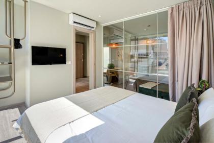 Yalarent Stunning Apartments at the Heart of Athens - image 26