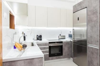 Experience Luxury and Comfort in the Heart of Kolonaki - image 3