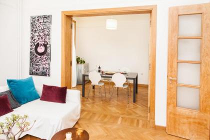 Experience Luxury and Comfort in the Heart of Kolonaki - image 7