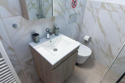 Stylish Brand New Apt near Megaro Mousikis - image 29