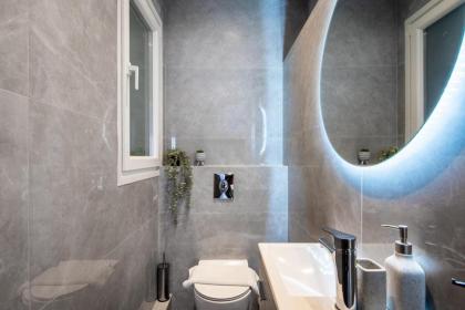 Alex 2 Bedroom Apartment in Athens - image 23