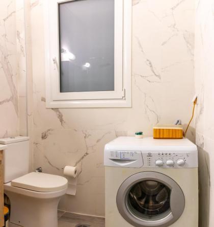 Rania's home in Athens center - image 21